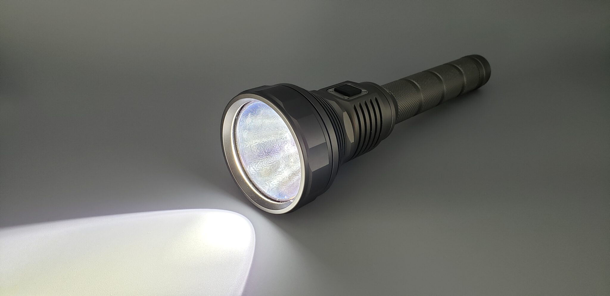 Serpent Giant σ Tactical Aluminum Flashlight